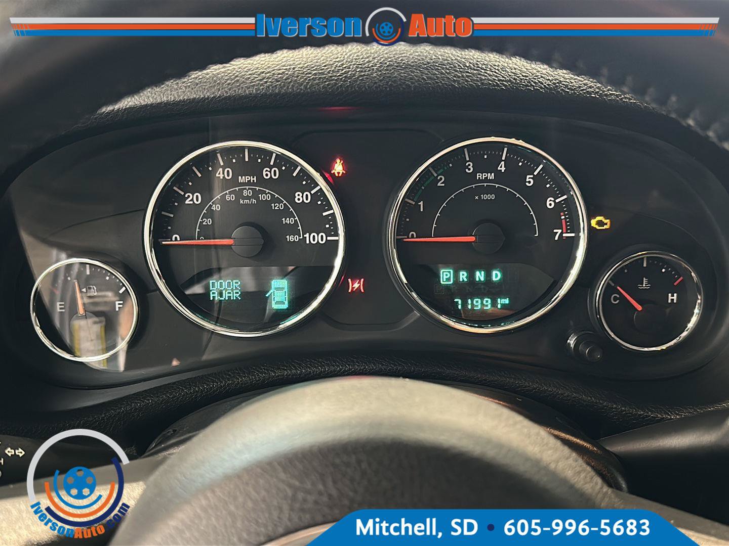 Used 2016 Jeep Wrangler Unlimited Sahara w/ Connectivity Group AWD/4WD image 17
