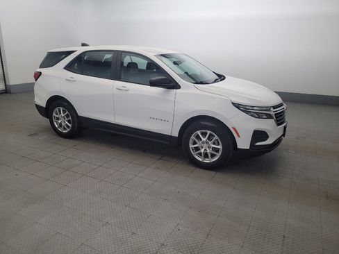 Used 2023 Chevrolet Equinox LS FWD image 11