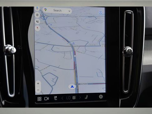 Certified 2025 Volvo XC40 B5 Core w/ Protection Package Premier image 20