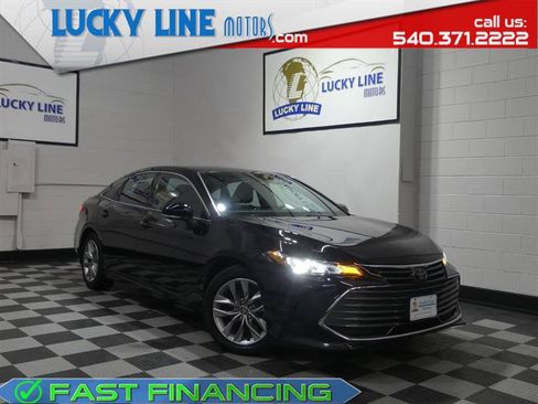 Used 2021 Toyota Avalon XLE FWD image 1
