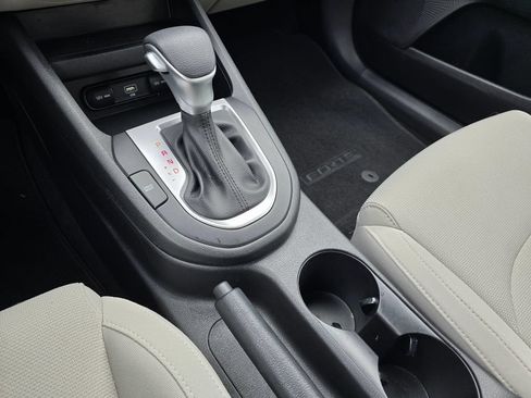 Certified 2023 Kia Forte LXS w/ LXS Technology Package FWD image 23