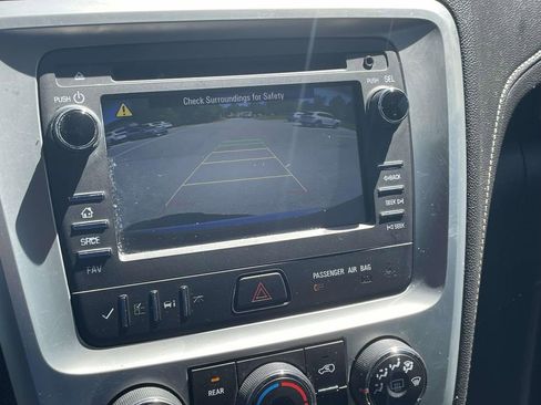 Used 2014 GMC Acadia SLE FWD image 26