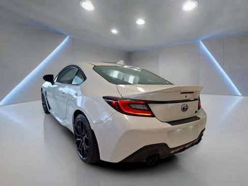 Used 2025 Toyota GR86 Premium w/ Performance Package RWD image 15