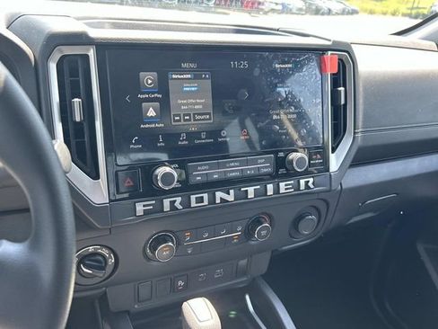 Used 2025 Nissan Frontier SV AWD/4WD image 21