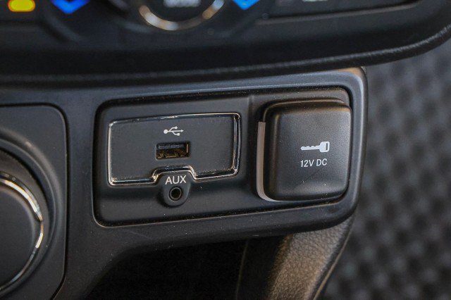 Used 2023 Jeep Renegade Latitude AWD/4WD image 20