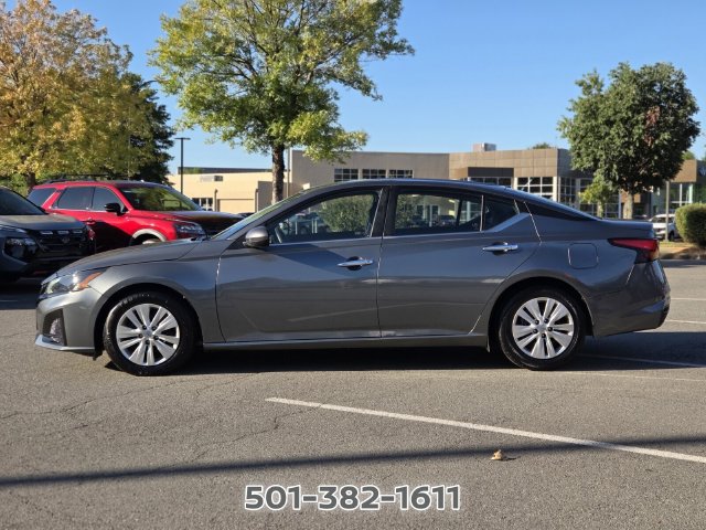 Used 2023 Nissan Altima 2.5 S FWD image 2