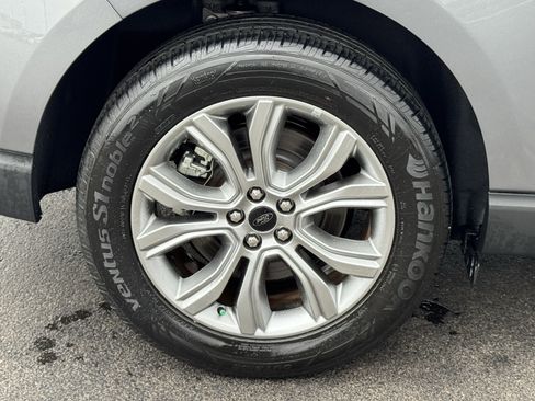 Used 2024 Ford Edge Titanium image 41