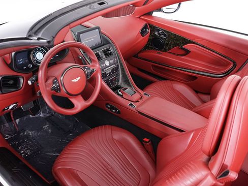 Used 2019 Aston Martin DB11 Volante RWD image 26