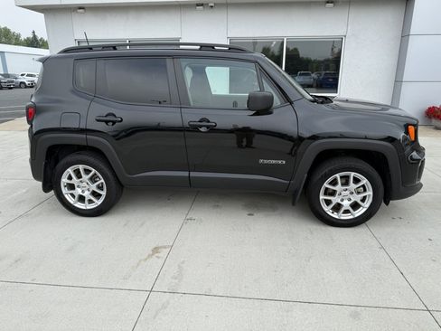 Used 2022 Jeep Renegade Latitude AWD/4WD image 9