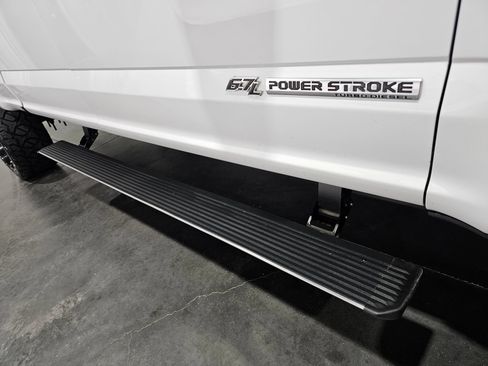 Used 2018 Ford F250 Lariat w/ Lariat Ultimate Package AWD/4WD image 16