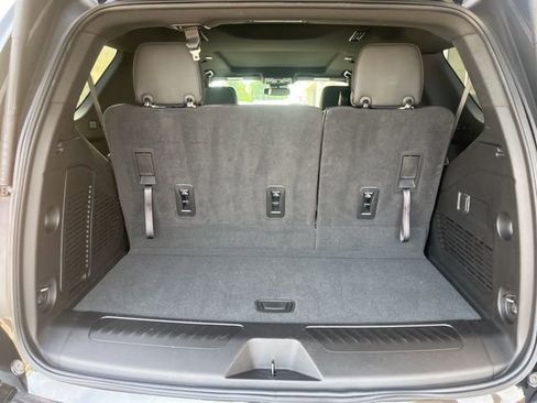 Used 2023 GMC Yukon SLT image 13