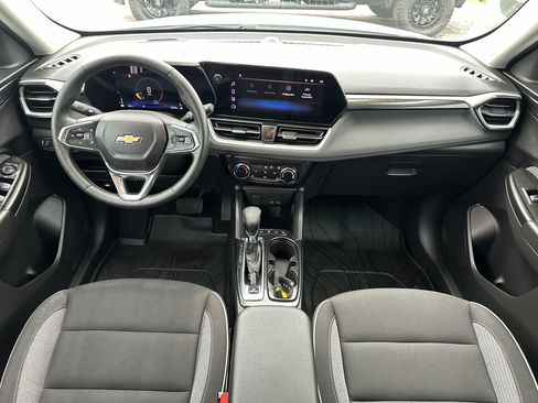 Certified 2024 Chevrolet TrailBlazer LT w/ LT Cold Weather Package FWD image 10