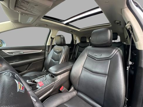 Used 2017 Cadillac XT5 Luxury w/ Driver Awareness Package AWD/4WD image 33