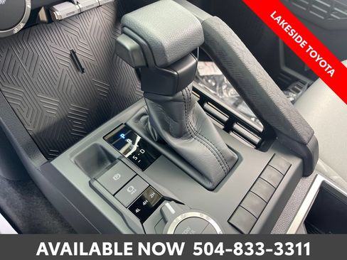 Certified 2026 Toyota Tacoma SR5 AWD/4WD image 31
