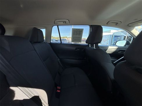 Used 2022 Toyota Corolla Cross LE image 14