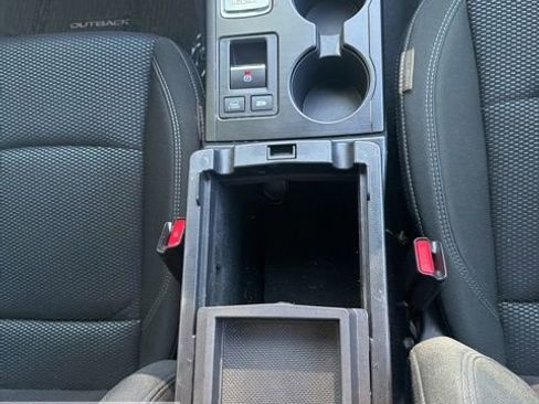 Used 2019 Subaru Outback 2.5i Premium AWD/4WD image 35