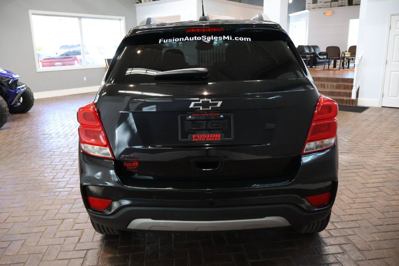 Used 2020 Chevrolet Trax LT w/ Sun & Sound Package AWD/4WD image 6