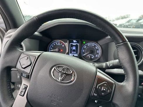 Used 2023 Toyota Tacoma TRD Off-Road image 9
