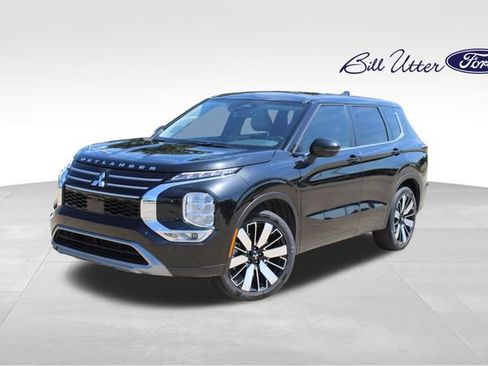 Used 2025 Mitsubishi Outlander SE FWD image 1
