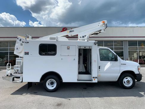 Used 2018 Ford E-350 and Econoline 350 Super Duty RWD image 24