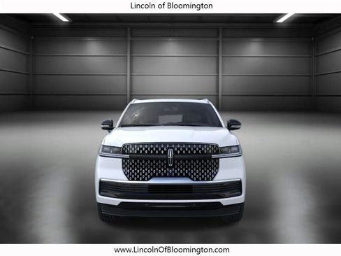 New 2026 Lincoln Navigator L Reserve AWD/4WD image 7