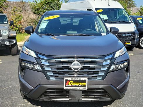 Used 2024 Nissan Rogue S FWD image 4