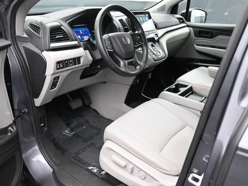Used 2023 Honda Odyssey EX-L image 2