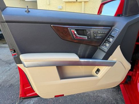 Used 2011 Mercedes-Benz GLK 350 4MATIC image 19