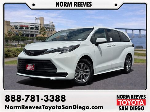 New 2026 Toyota Sienna LE FWD image 1