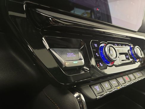 Used 2024 GMC Sierra 2500 AT4 w/ AT4 Preferred Package image 27