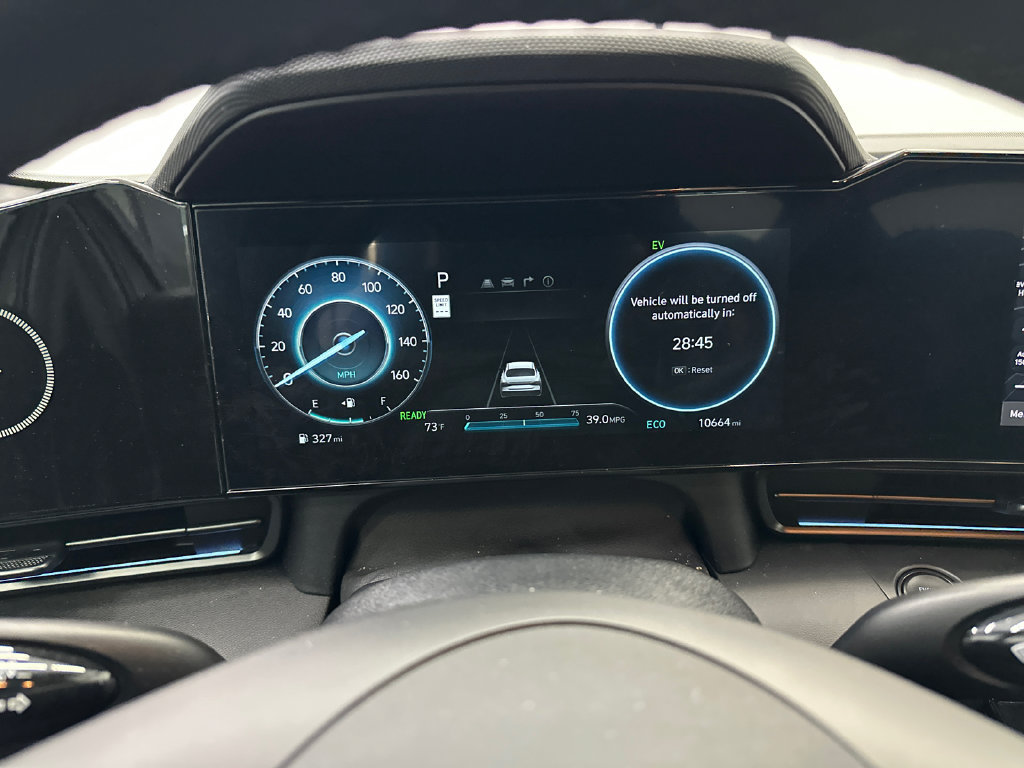 Used 2025 Hyundai Elantra SEL FWD image 22