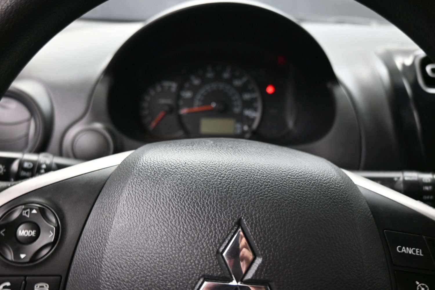 Used 2024 Mitsubishi Mirage LE FWD image 16