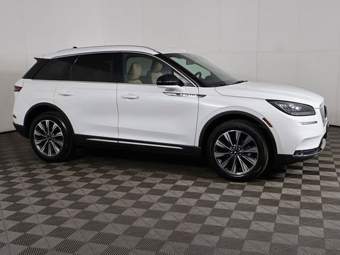 Used 2022 Lincoln Corsair Reserve w/ Elements Package image 16