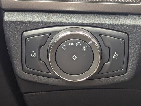 Used 2020 Ford Fusion SE image 21