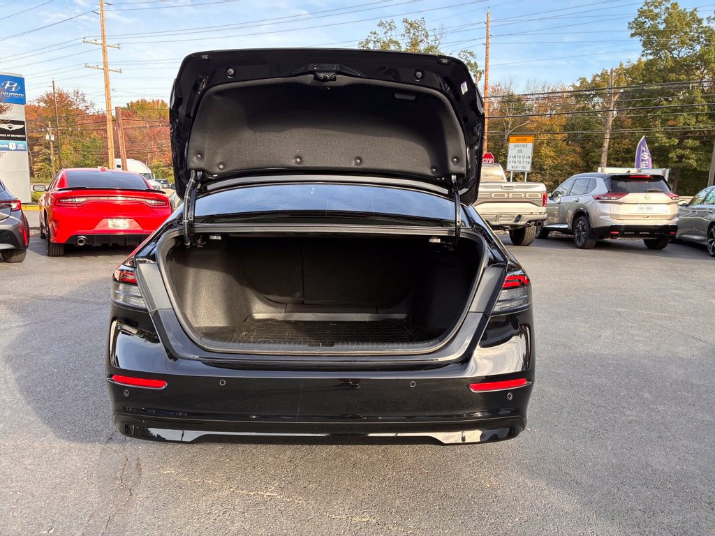 Used 2025 Honda Accord Touring image 11