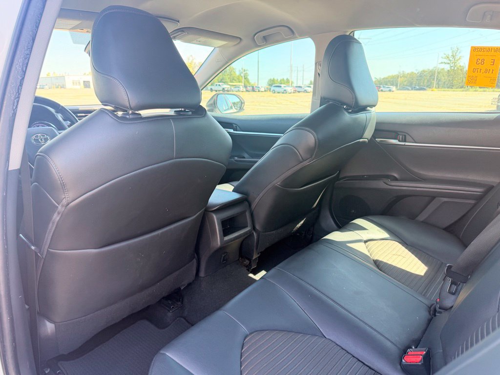 Used 2020 Toyota Camry SE FWD image 11