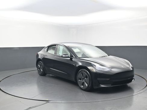 Used 2023 Tesla Model 3 Standard Range RWD image 6