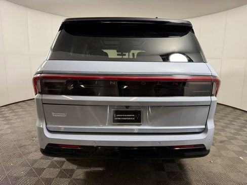 Certified 2025 Lincoln Navigator Reserve image 4