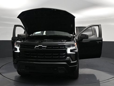 Used 2023 Chevrolet Silverado 1500 RST AWD/4WD image 34