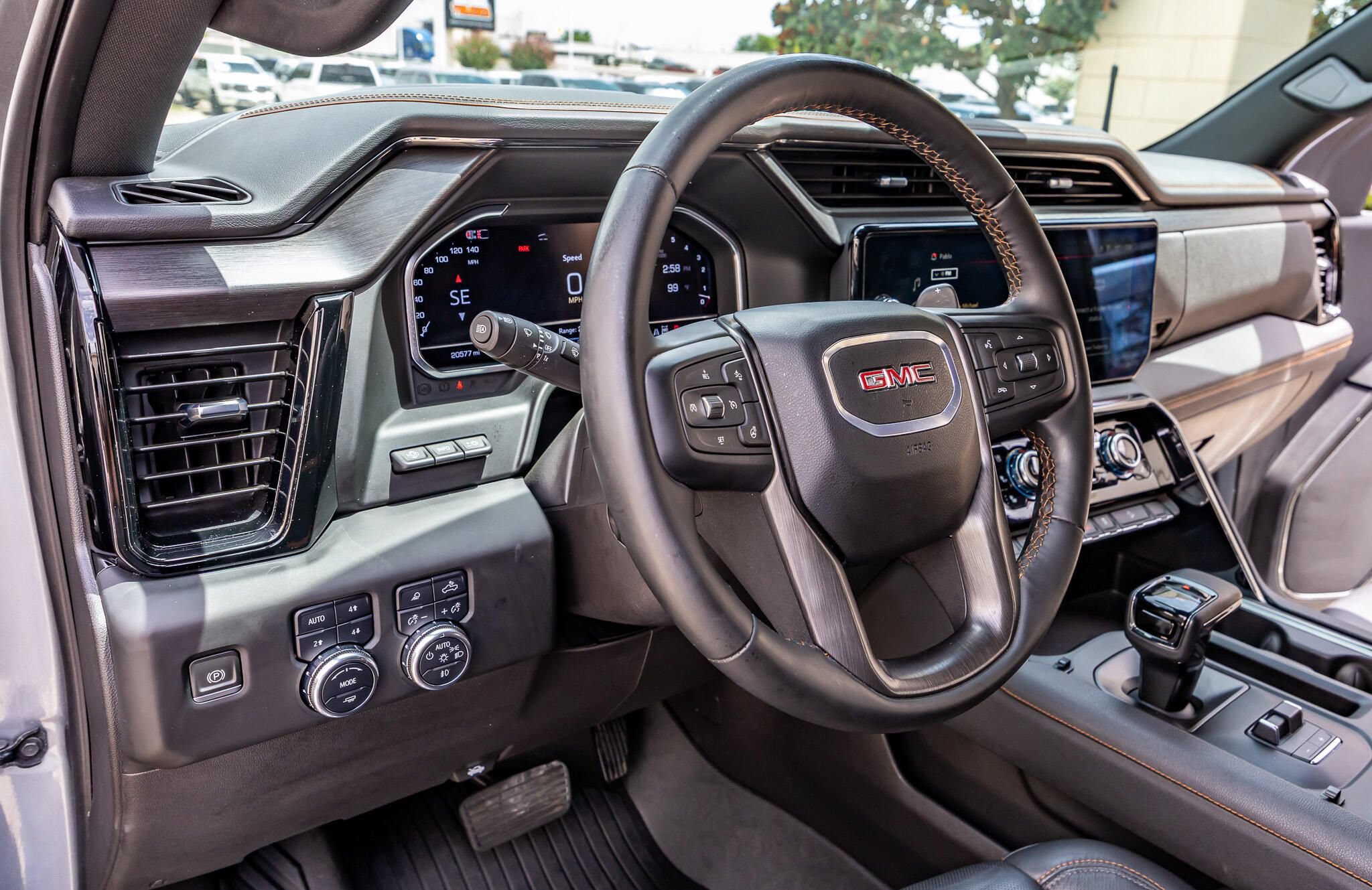 Used 2024 GMC Sierra 1500 AT4 w/ Technology Package AWD/4WD image 16