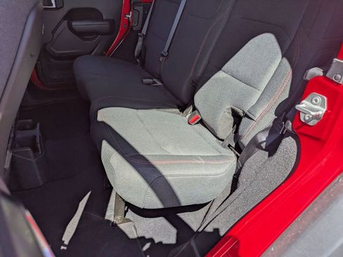 Used 2025 Jeep Wrangler Unlimited Rubicon image 27