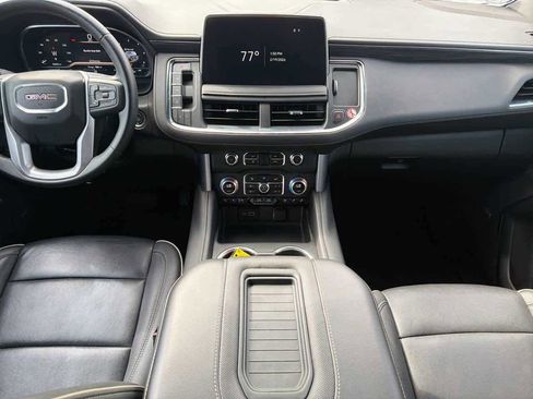 Used 2024 GMC Yukon SLT image 13