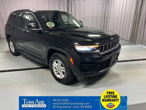 Used 2023 Jeep Grand Cherokee Laredo AWD/4WD image 1