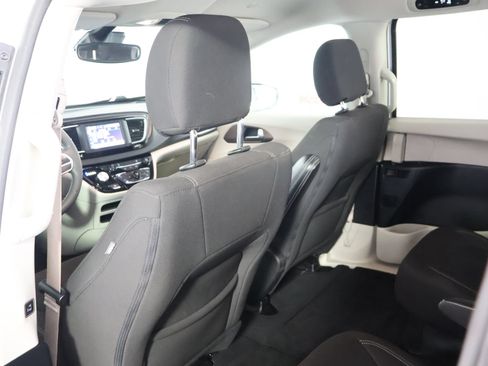 Used 2023 Chrysler Voyager LX FWD image 43