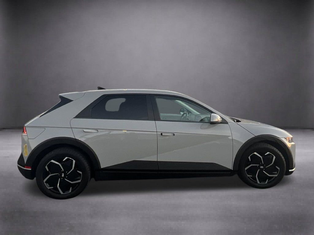 Used 2024 Hyundai Ioniq 5 SE RWD image 9