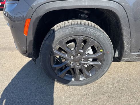 New 2026 Jeep Grand Cherokee Limited image 9