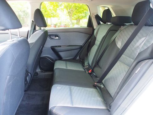 Used 2023 Nissan Rogue SV image 18