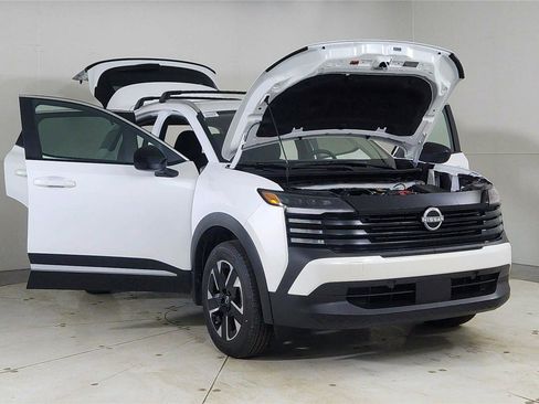 Certified 2026 Nissan Kicks SV w/ Cold Weather Package image 9