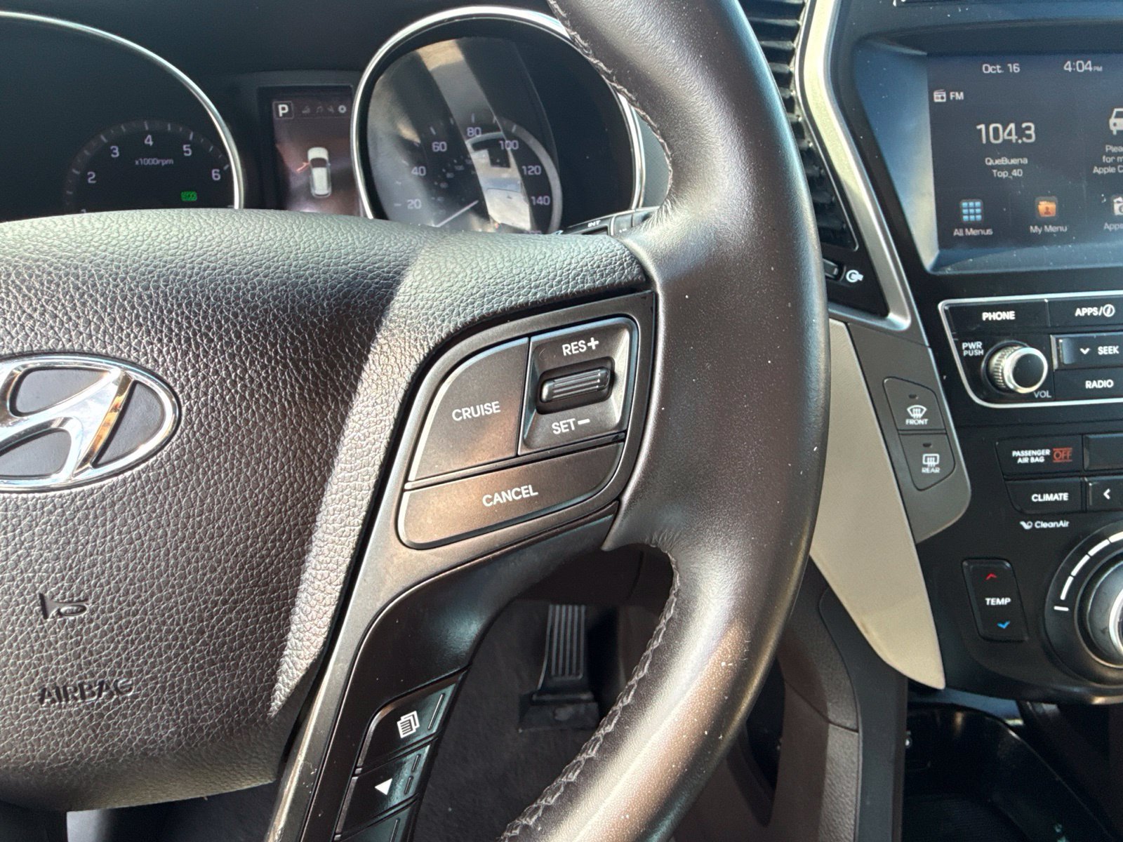 Used 2017 Hyundai Santa Fe Sport FWD image 12