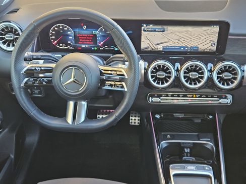 Certified 2024 Mercedes-Benz GLB 250 image 27